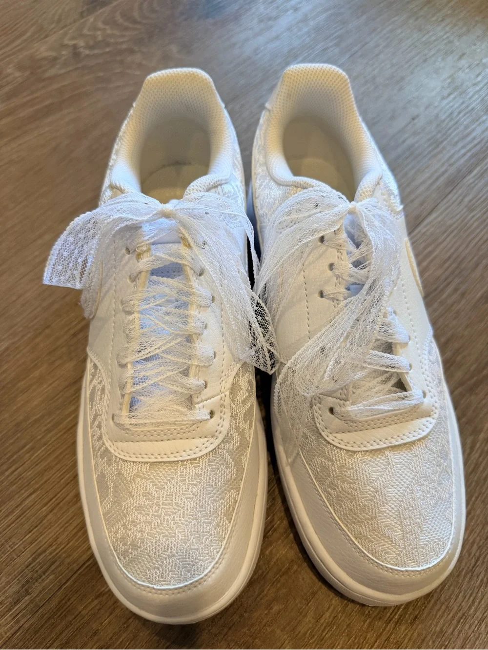 Nike women’s lace